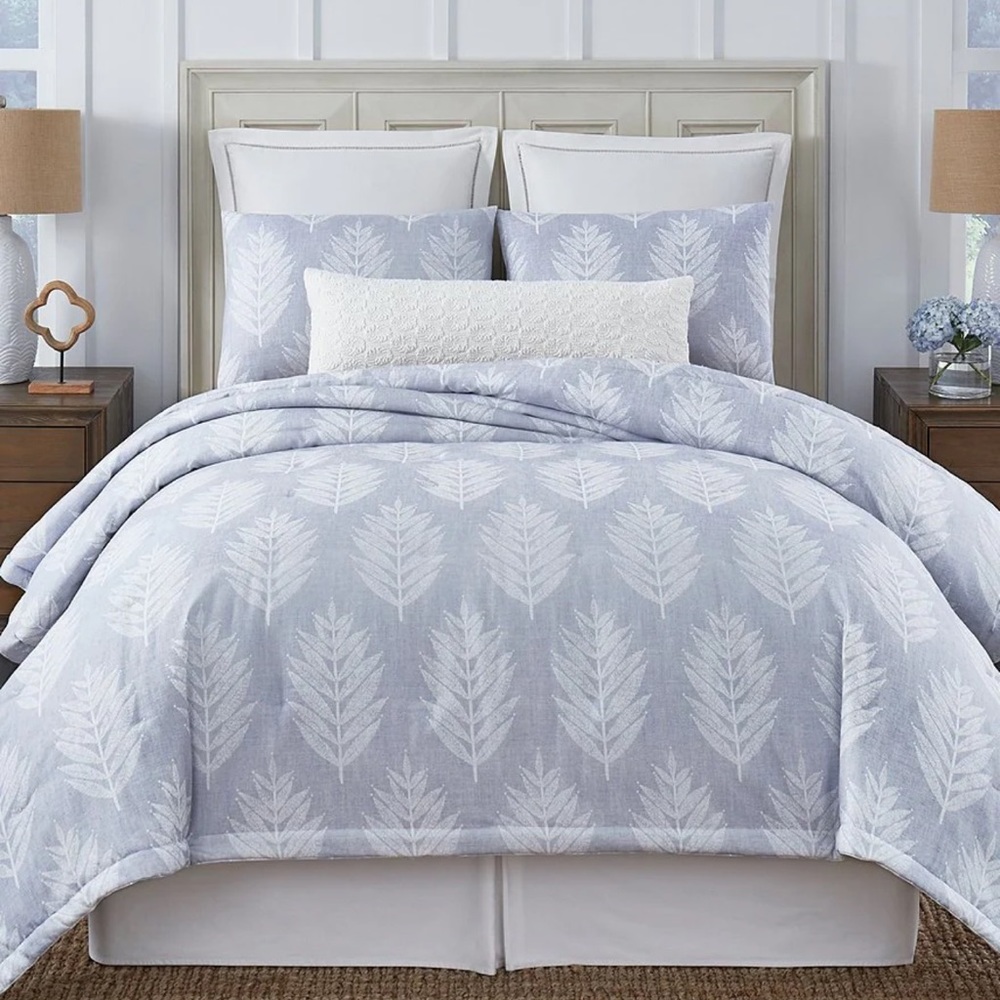 Southern Living Florence Leaf Print Comforter Mini Set